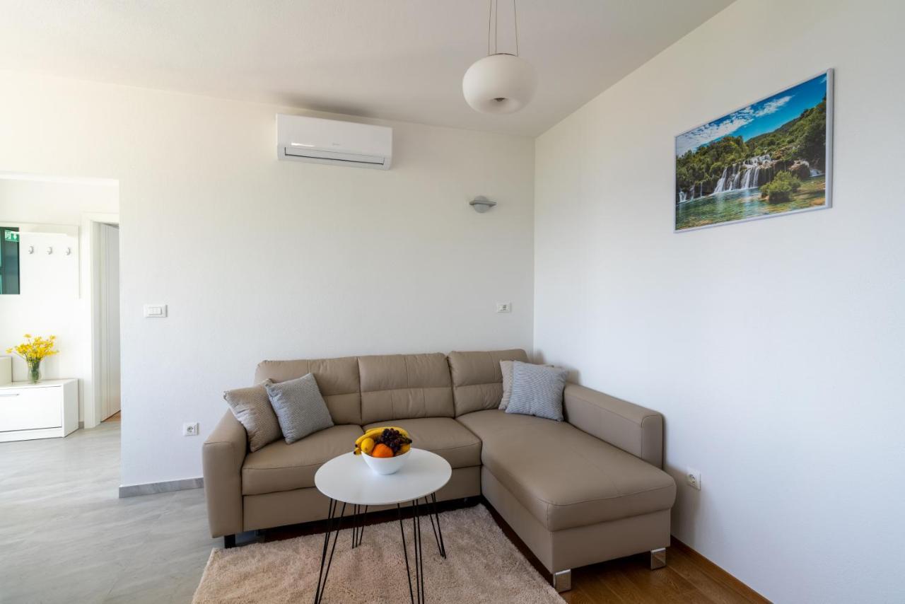 Private Villa Golden Hour With A View Of Split Area Kaštel Sućurac 外观 照片