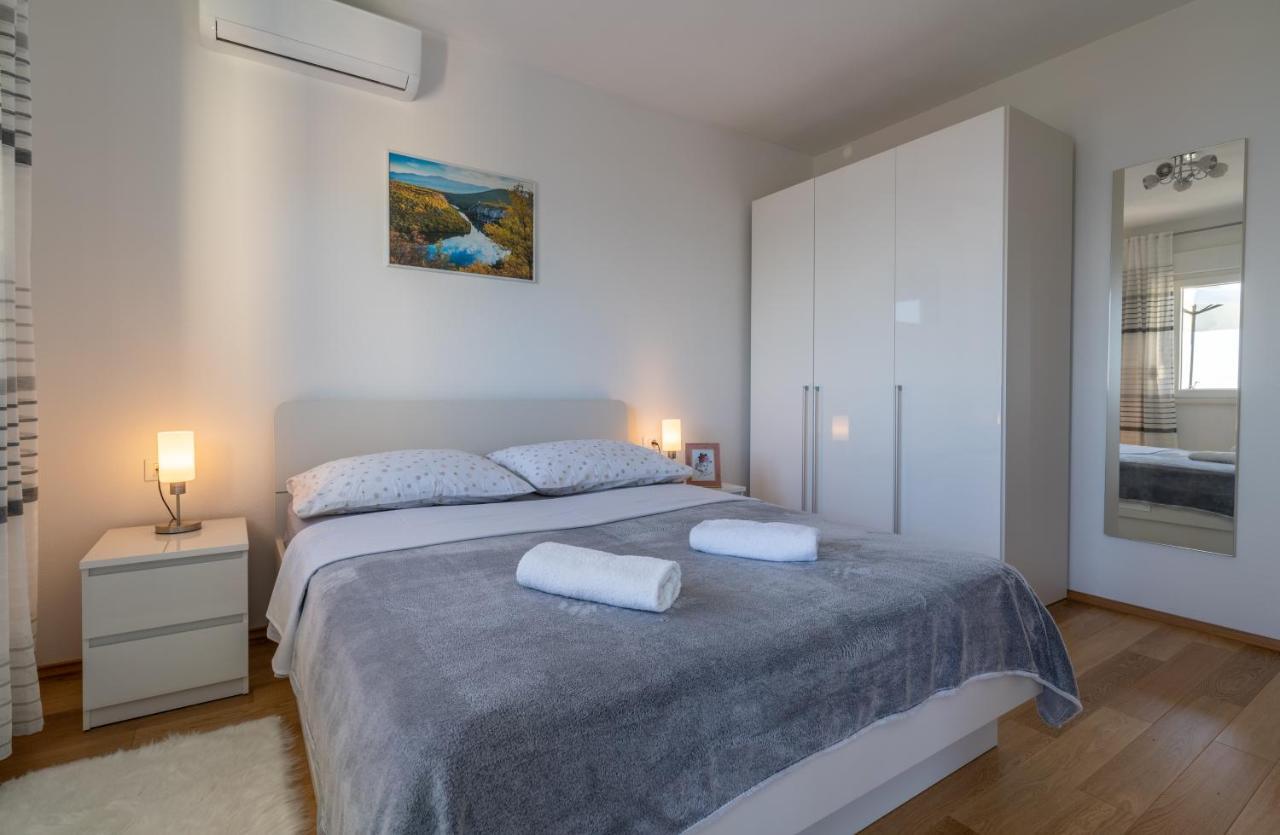 Private Villa Golden Hour With A View Of Split Area Kaštel Sućurac 外观 照片