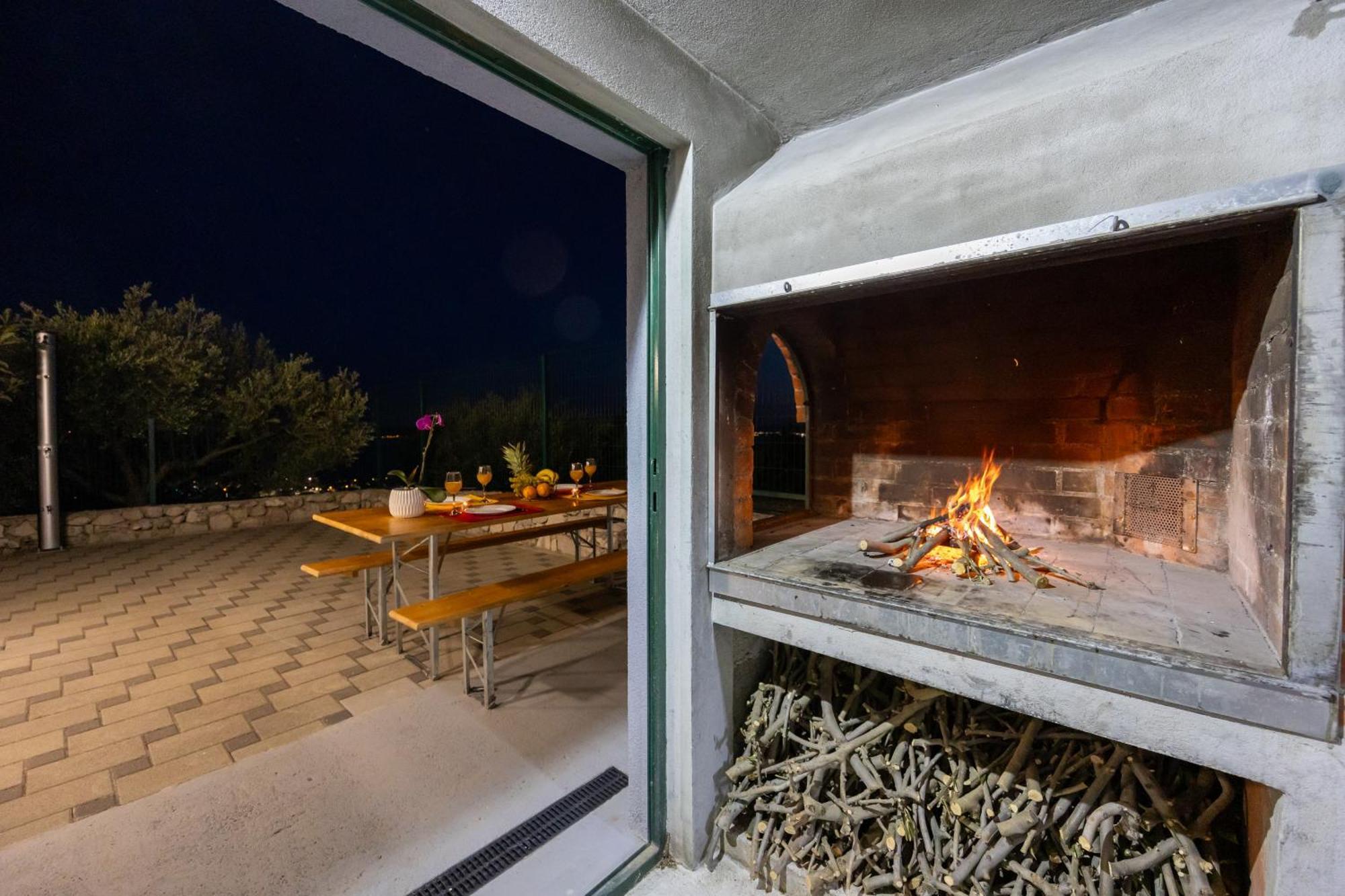 Private Villa Golden Hour With A View Of Split Area Kaštel Sućurac 外观 照片