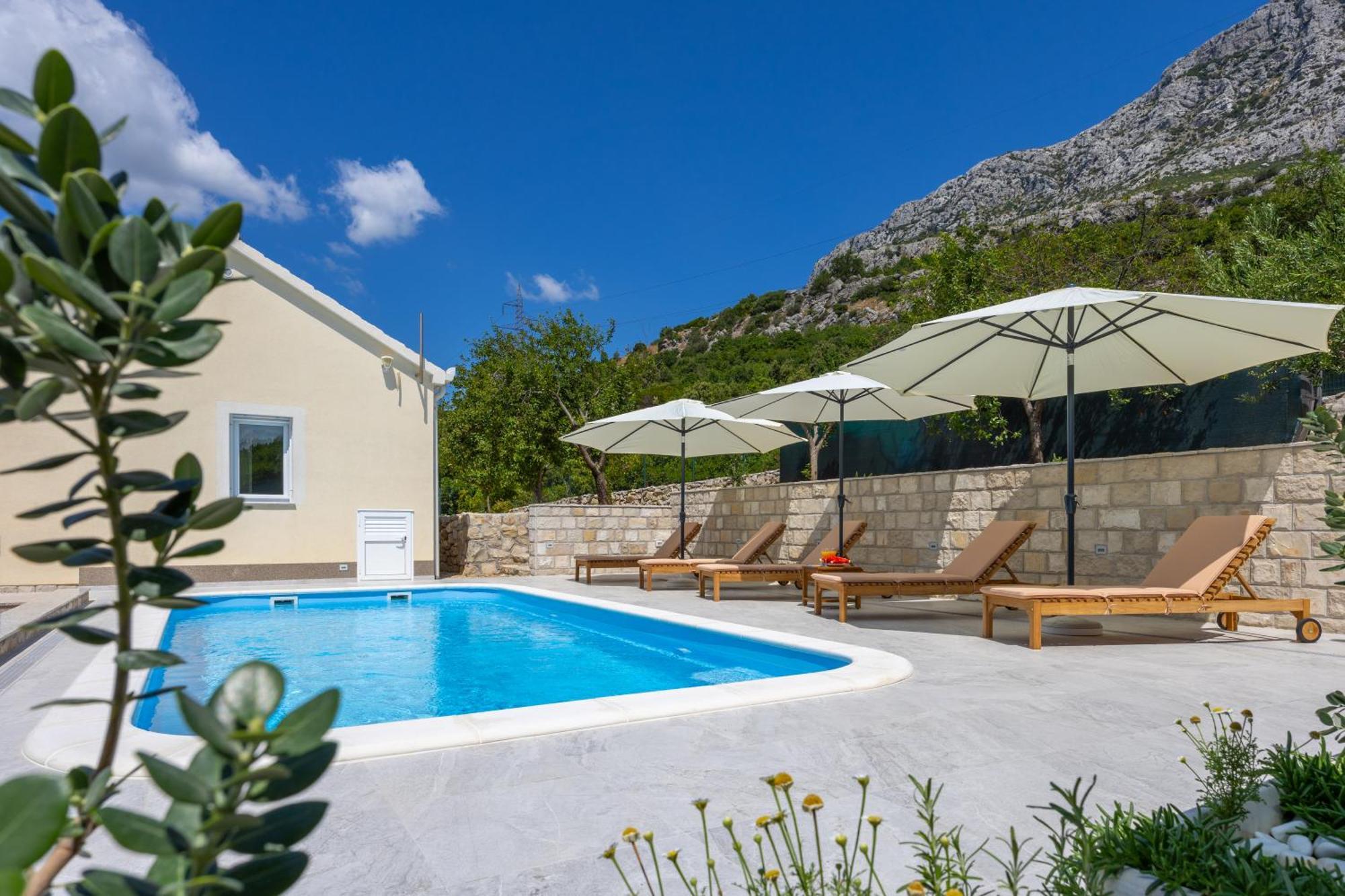 Private Villa Golden Hour With A View Of Split Area Kaštel Sućurac 外观 照片