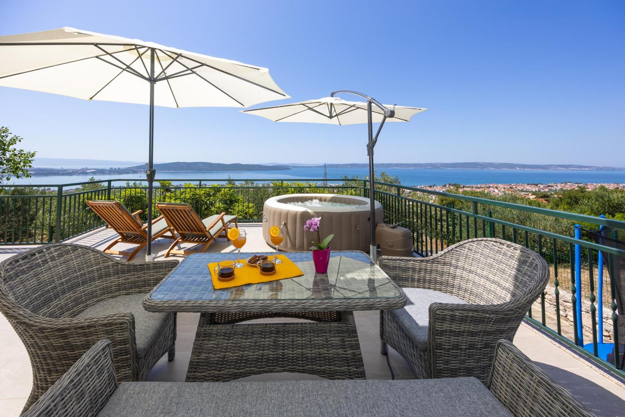 Private Villa Golden Hour With A View Of Split Area Kaštel Sućurac 外观 照片
